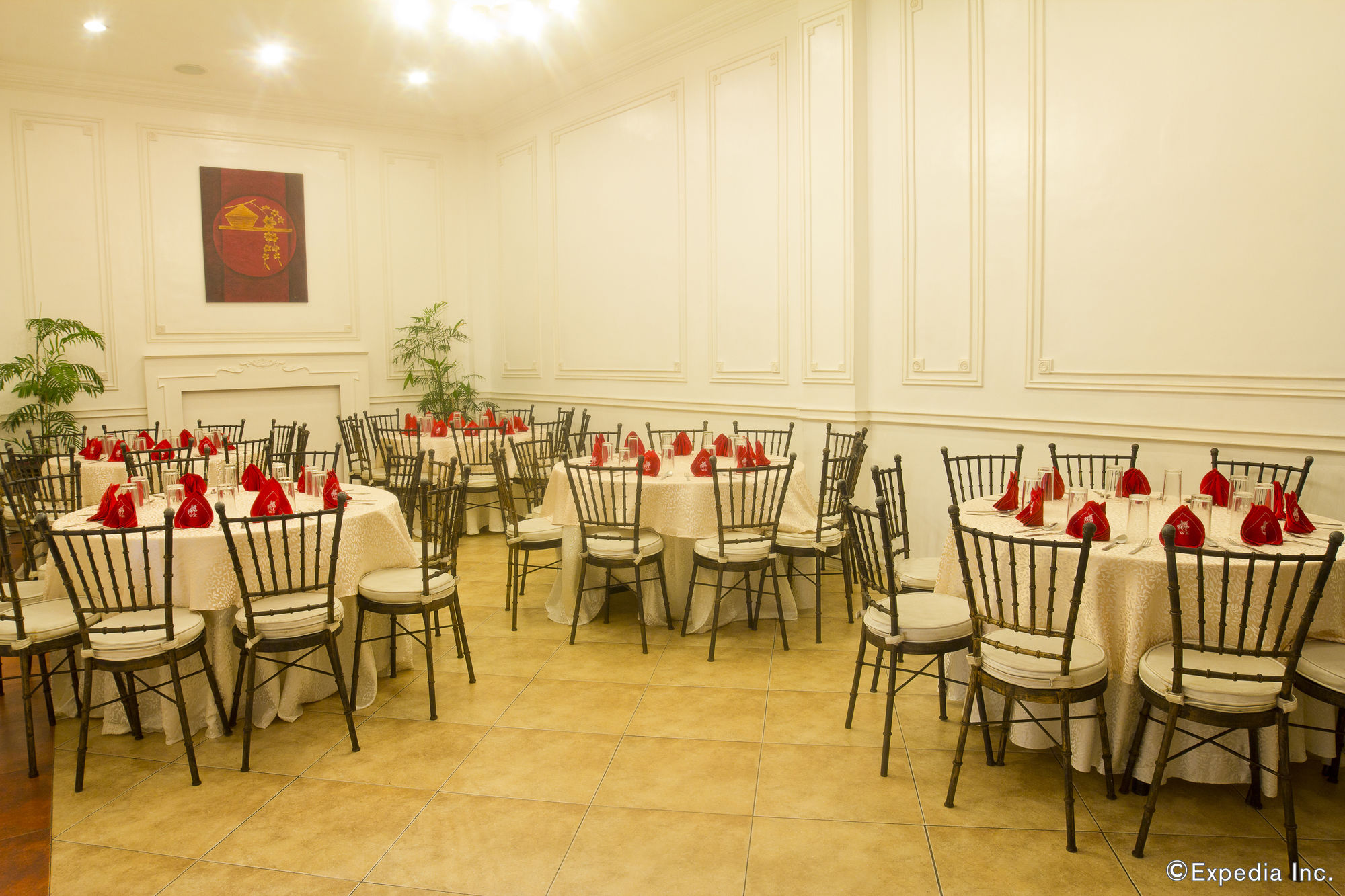 Фото White Knight Hotel Intramuros