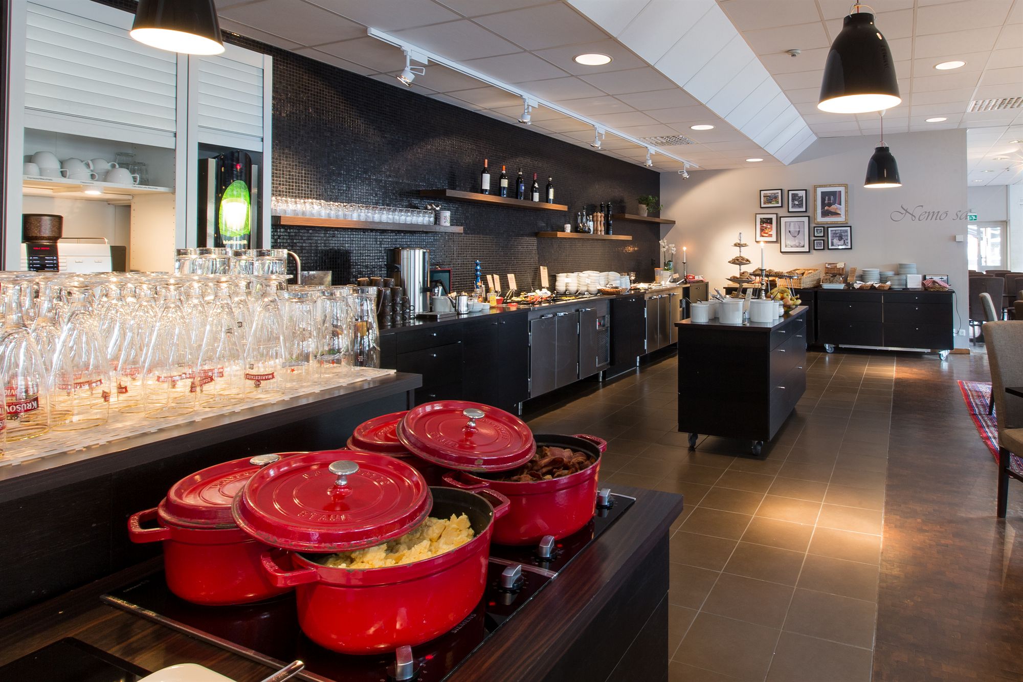 Фото Quality Hotel Royal Corner