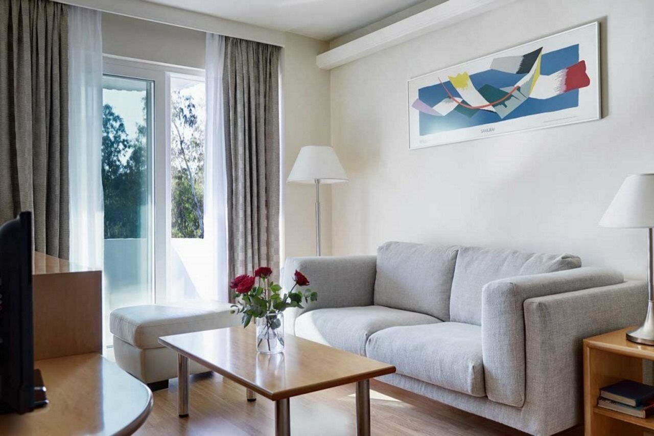 Фото Blazer Suites Hotel