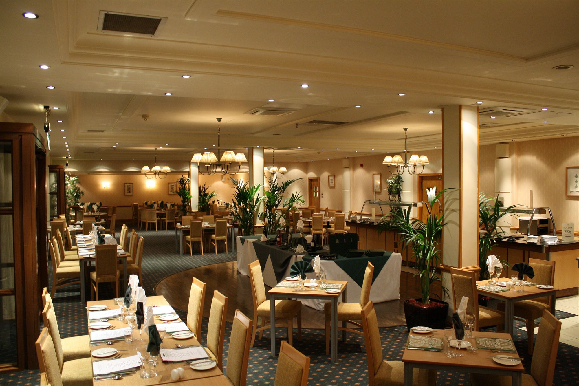 Фото Weetwood Hall Conference Centre & Hotel