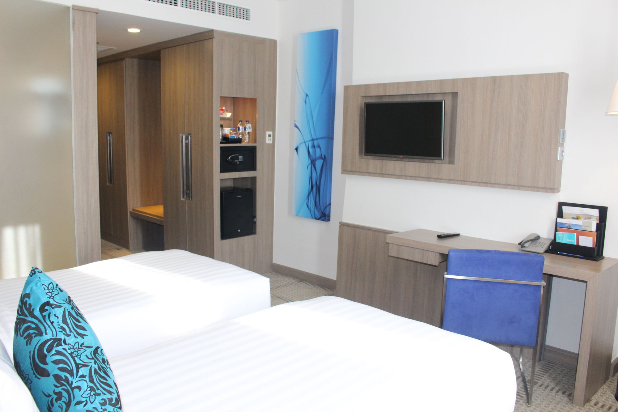 Фото Novotel Makassar Grand Shayla