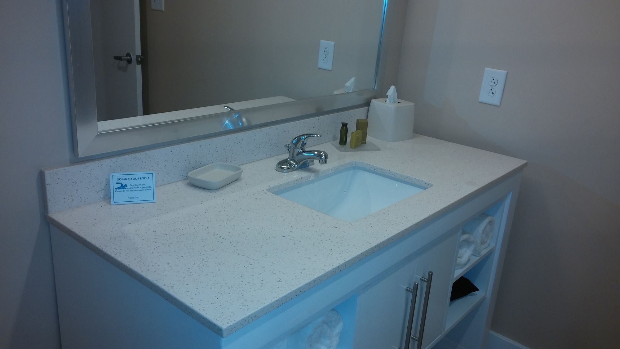 Фото Commander Hotel & Suites