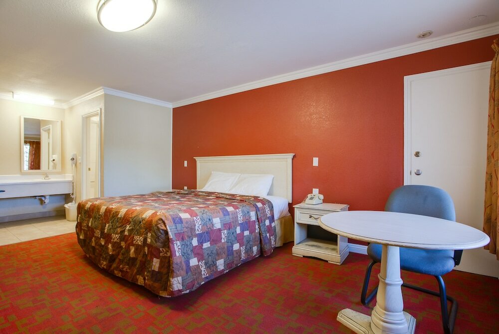 Фото Abby's Anaheimer Inn