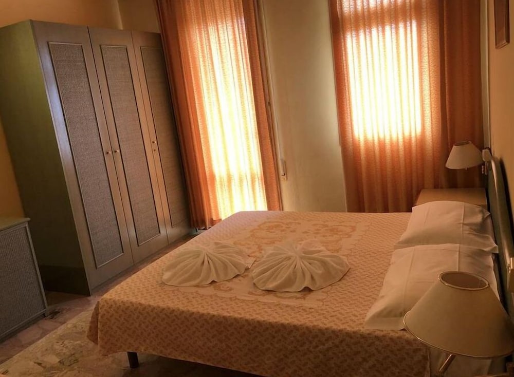 Фото Hotel Amalfi