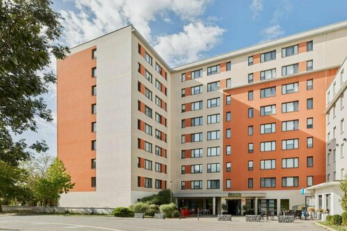 Гостиница Novotel Suites Paris Velizy в Медоне