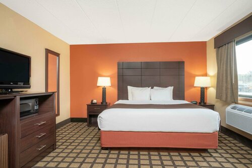 Гостиница Baymont by Wyndham Lakeville