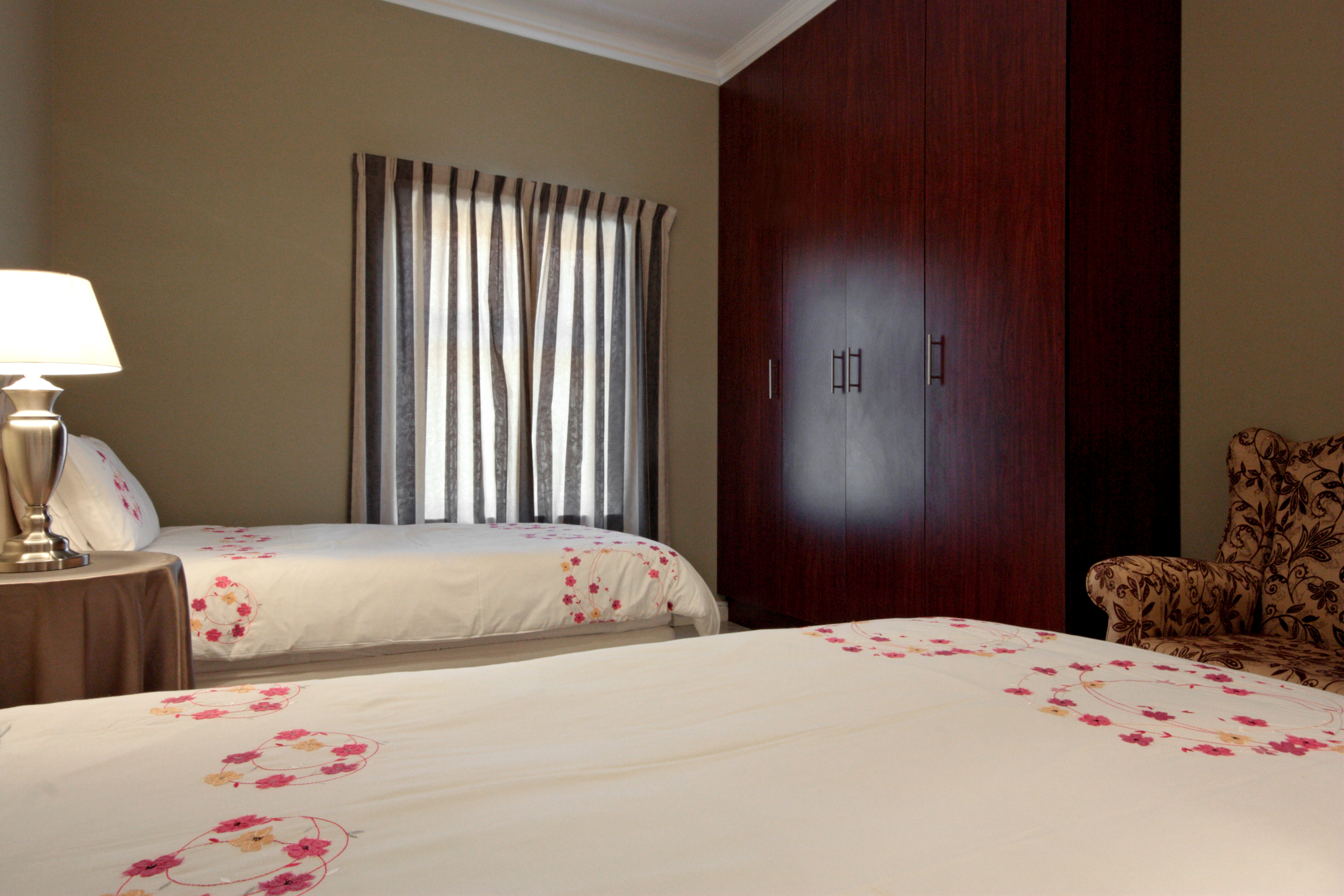 Фото A Smart Stay Apartments