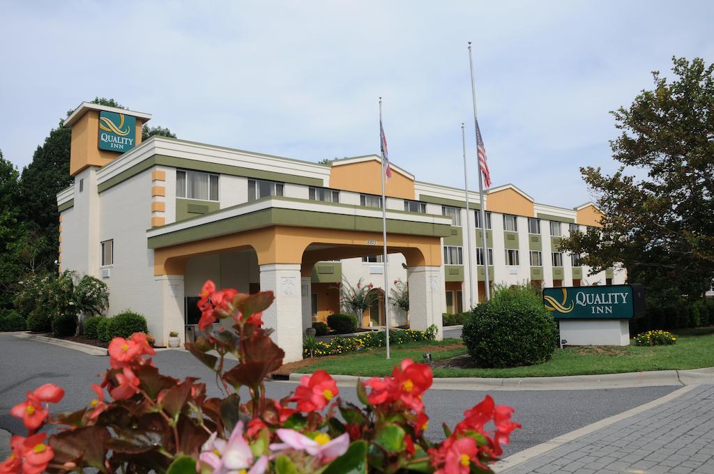 Фото Quality Inn Huntersville near Lake Norman