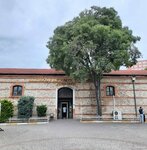 Bakirkoy Belediye Tiyatrolari Yunus Emre Kultur Merkezi (İstanbul, Bakirkoy District, Ataköy 7-8-9-10. Kısım Mah., Yüzücü Talat Yüzmen Sok., 5) ، مسرح