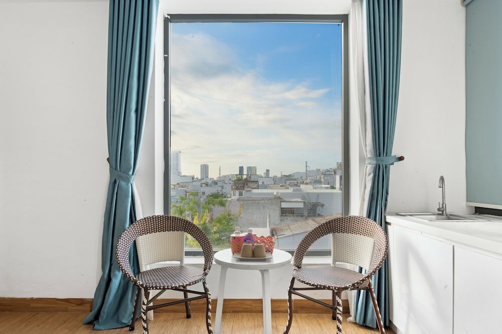 Фото Lyn's Hotel & Apartment