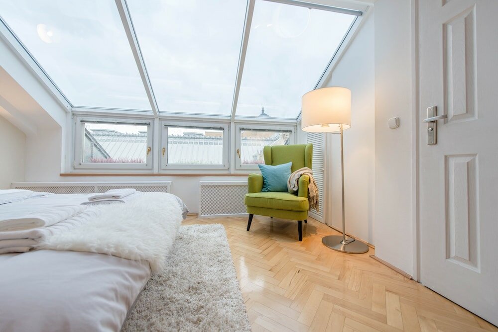 Фото Venus Apartments - Deluxe Loft Skylit