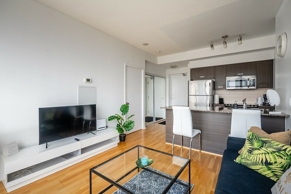 Фото Апарт-отель Globalstay Burano Condos in Downtown Toronto