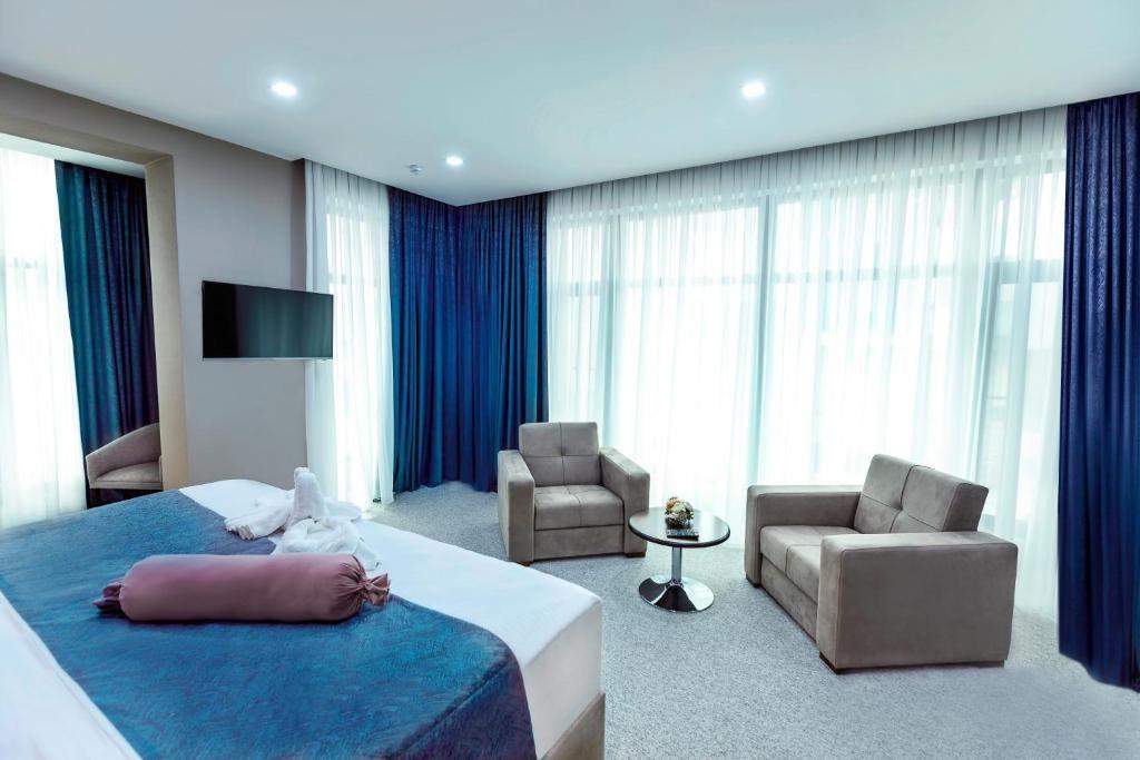 Фото  Parallel Hotel