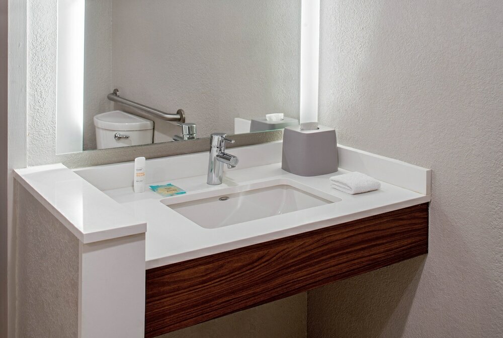 Фото Holiday Inn Express New Orleans Downtown, an Ihg Hotel