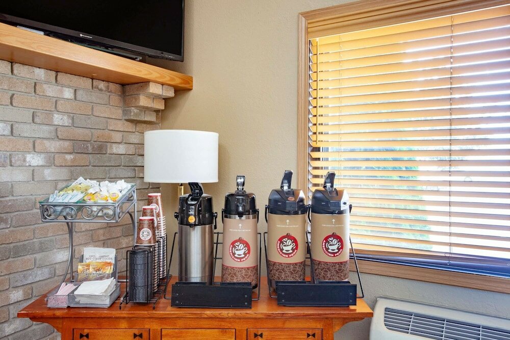 Фото AmericInn by Wyndham Albert Lea