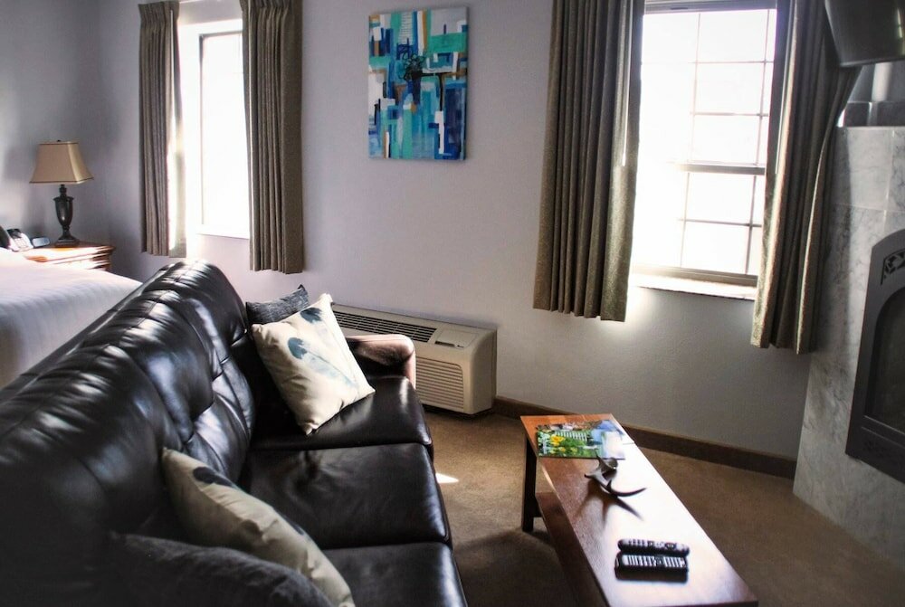 Фото The Calvert Hotel