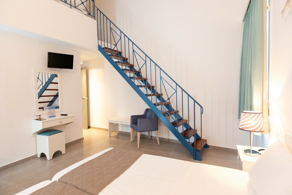 Фото Iris Skiathos