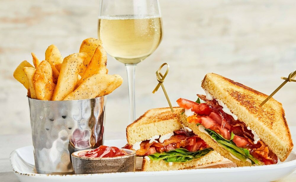 Фото Courtyard New Haven at Yale