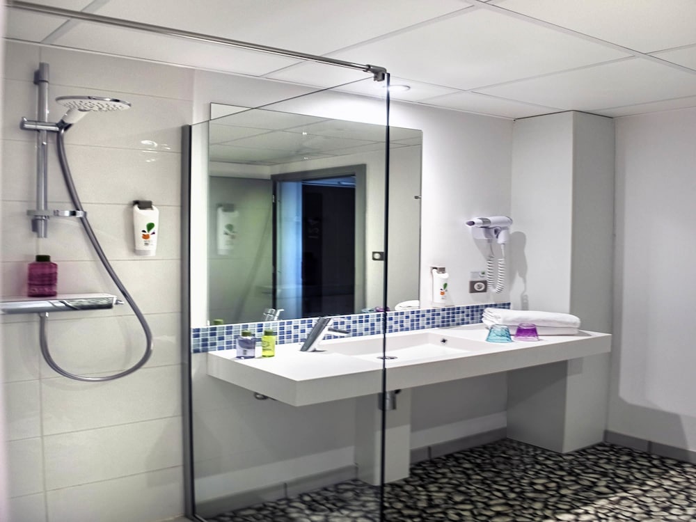 Фото Ibis Styles Strasbourg Avenue du Rhin