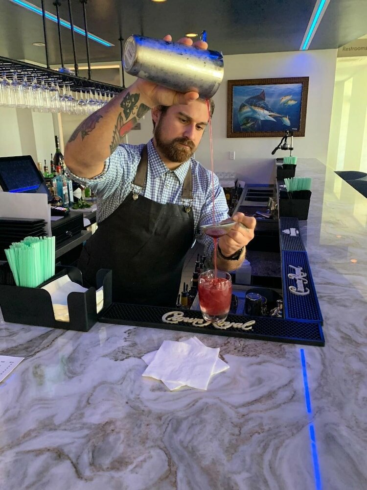 Фото Oasis Resort Gulfport