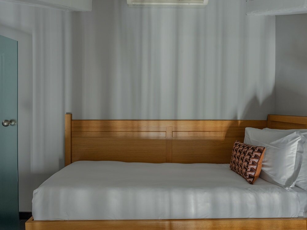 Фото The Telegraph Suites