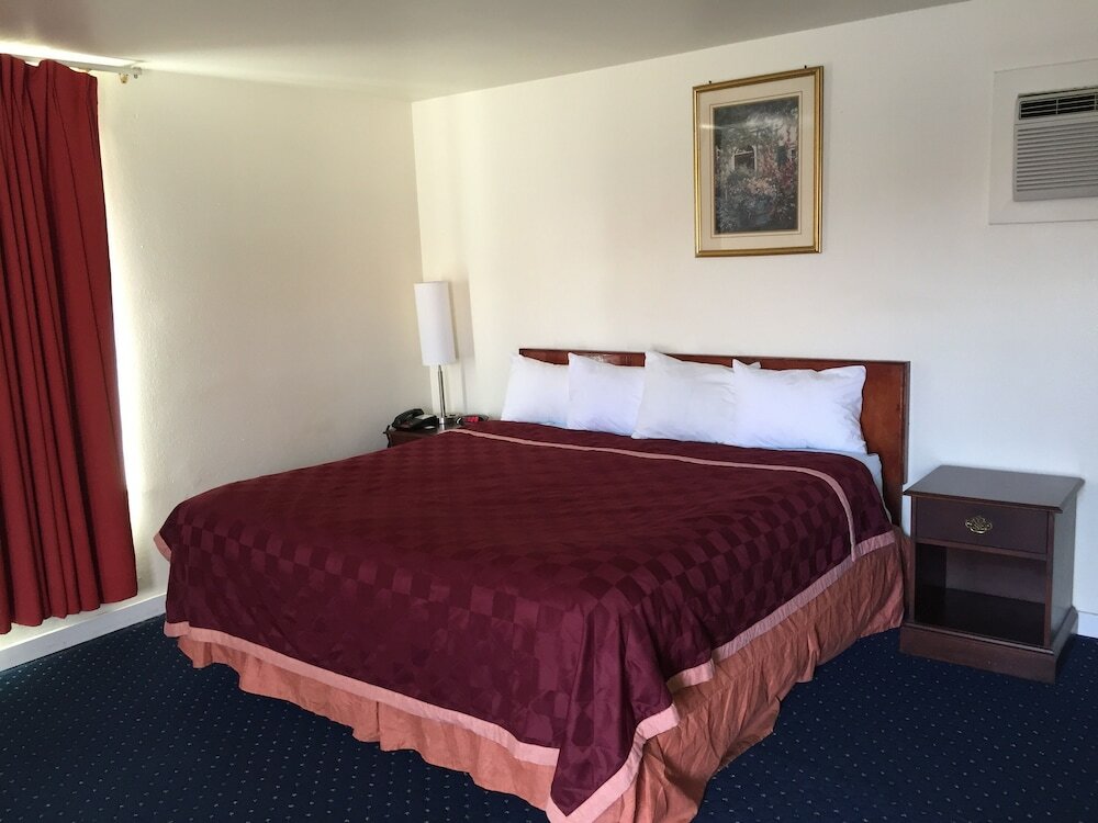 Фото La Hacienda Motel