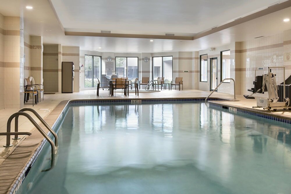 Фото Courtyard Jersey City Newport