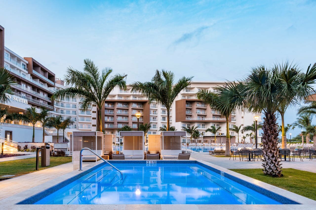 Фото Embassy Suites by Hilton Aruba Resort