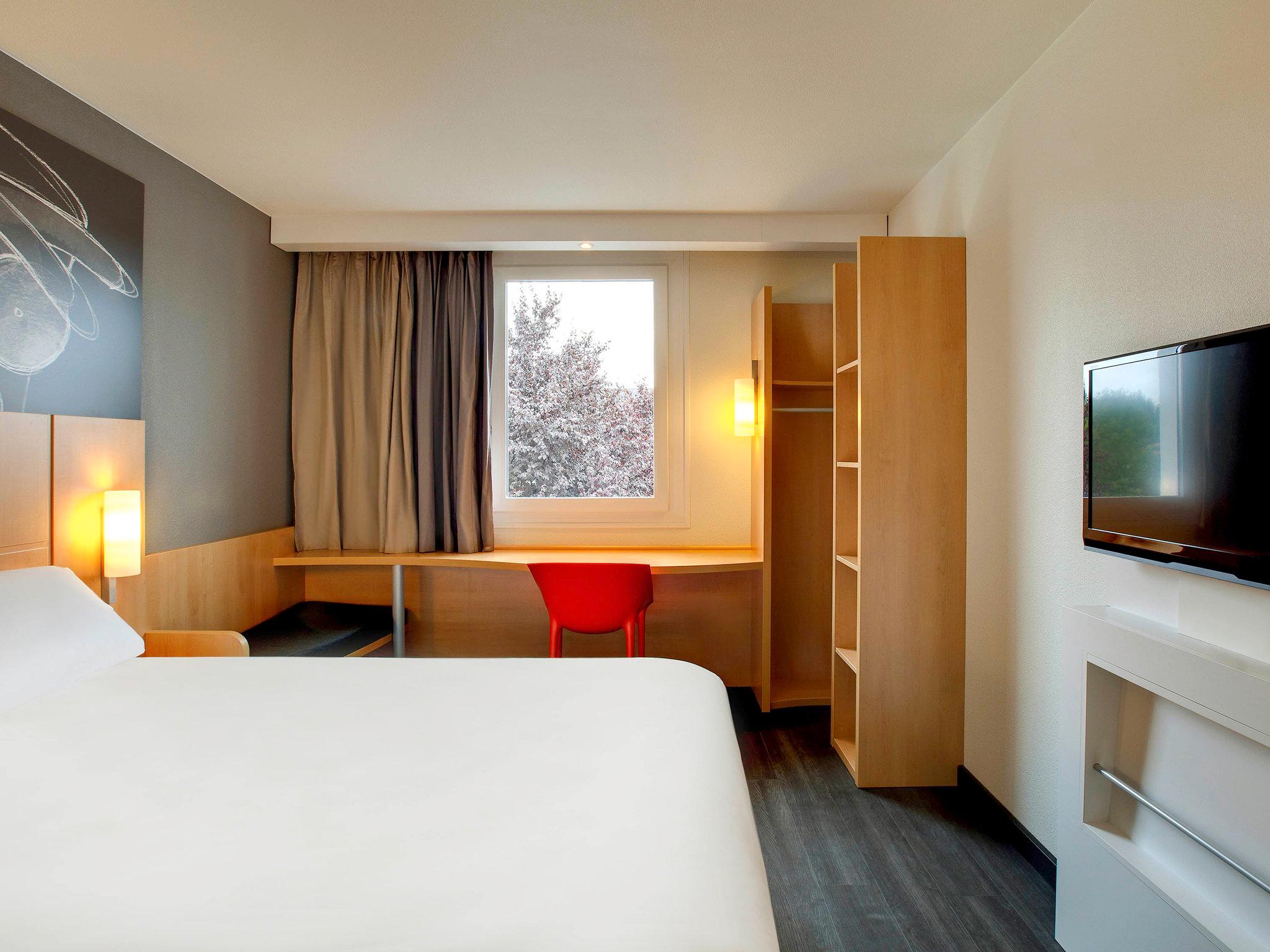Фото Ibis budget Clermont-Ferrand Nord Riom