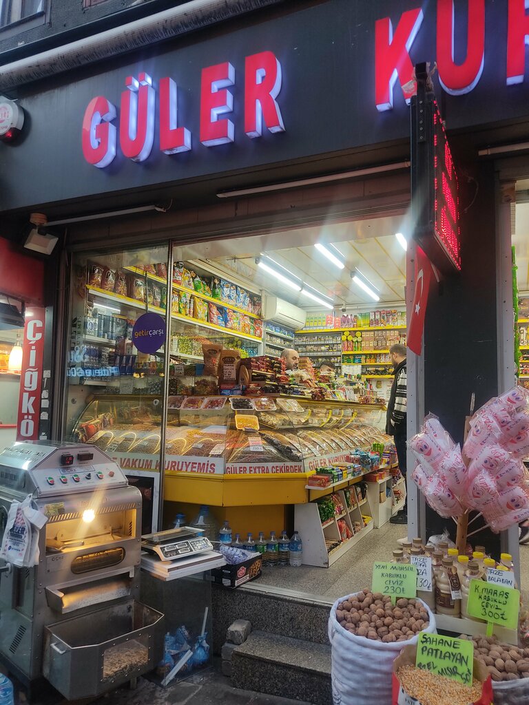 Nuts, snacks, dried fruits Guler Nuts, Istanbul, photo