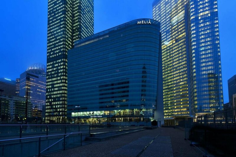 Гостиница Melia Paris La Defense в Курбевуа
