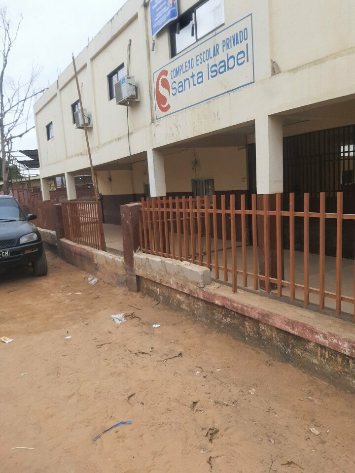 Gymnasium Santa Isabel, Loanda, photo