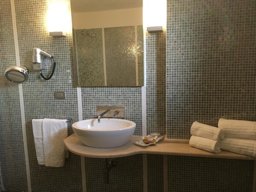 Фото Hotel Langhe & Monferrato