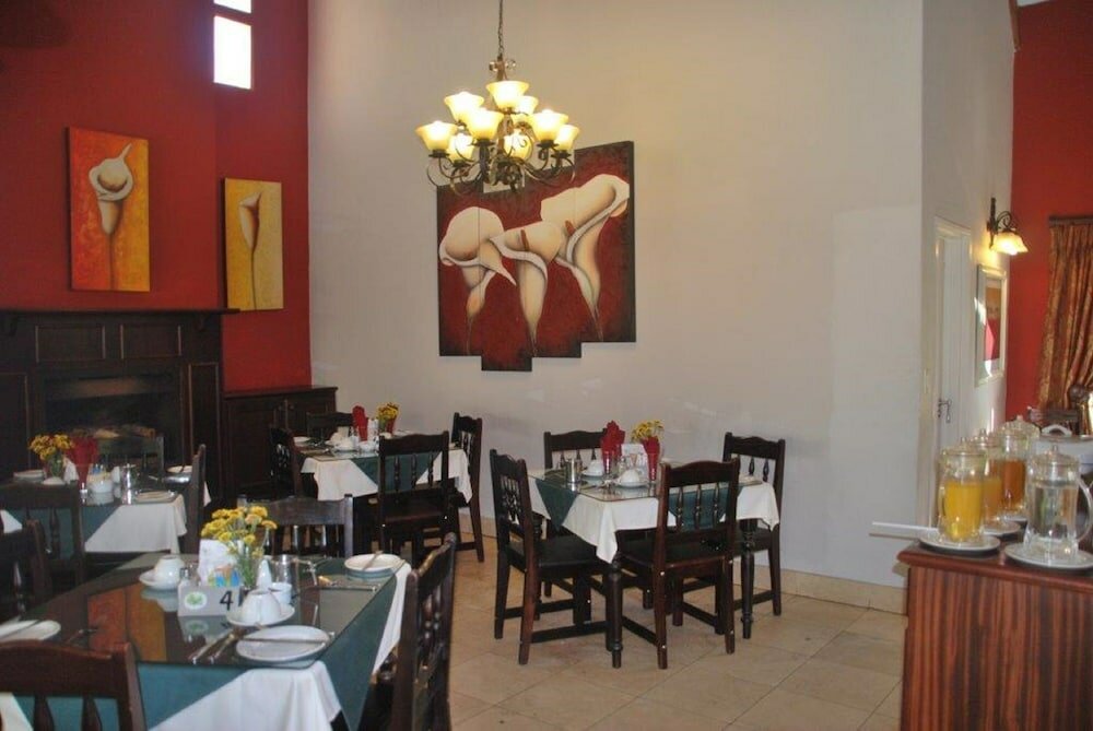 Фото Sunninghill Guest Lodge