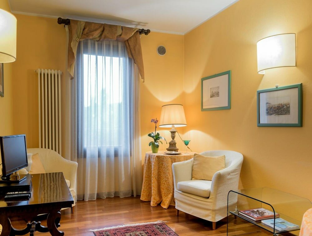 Фото Piazza Nova Guest House