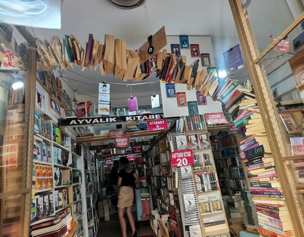 Bookstore Ayvalik Bookstore, Ayvalik, photo