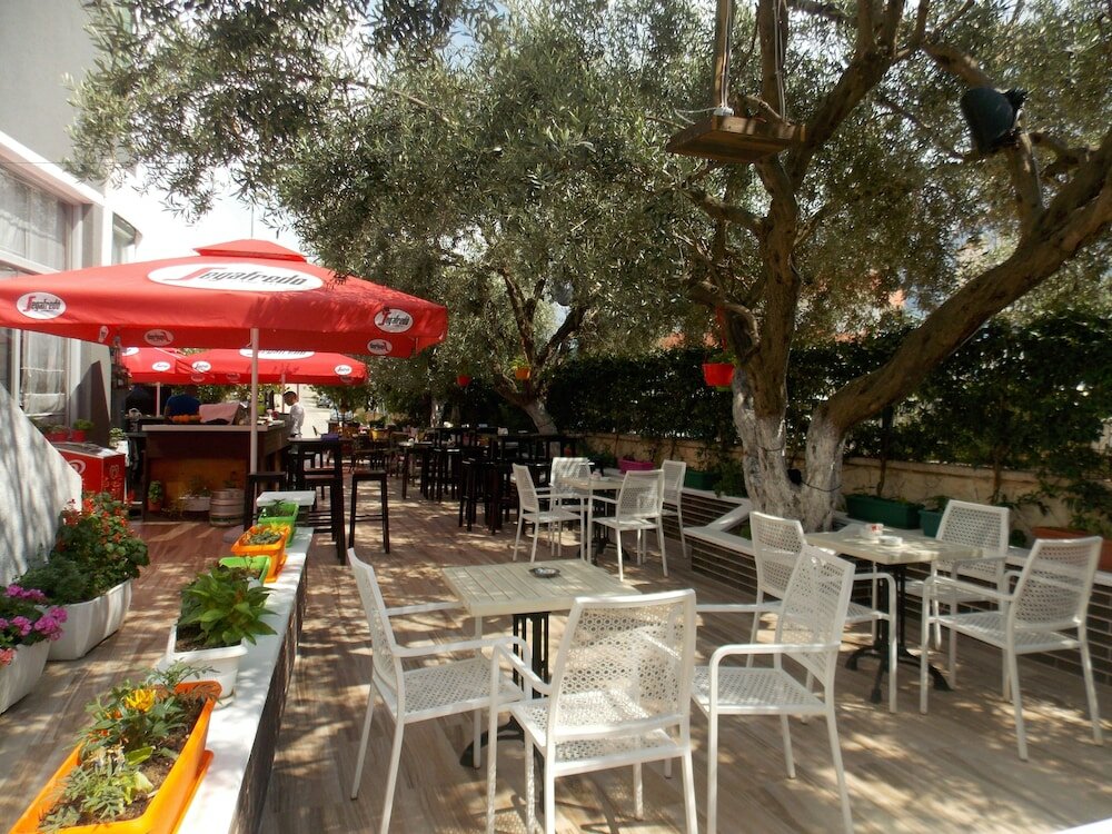 Фото Hotel Villa Qendra