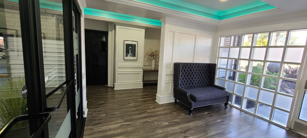 Фото The Row Hotel