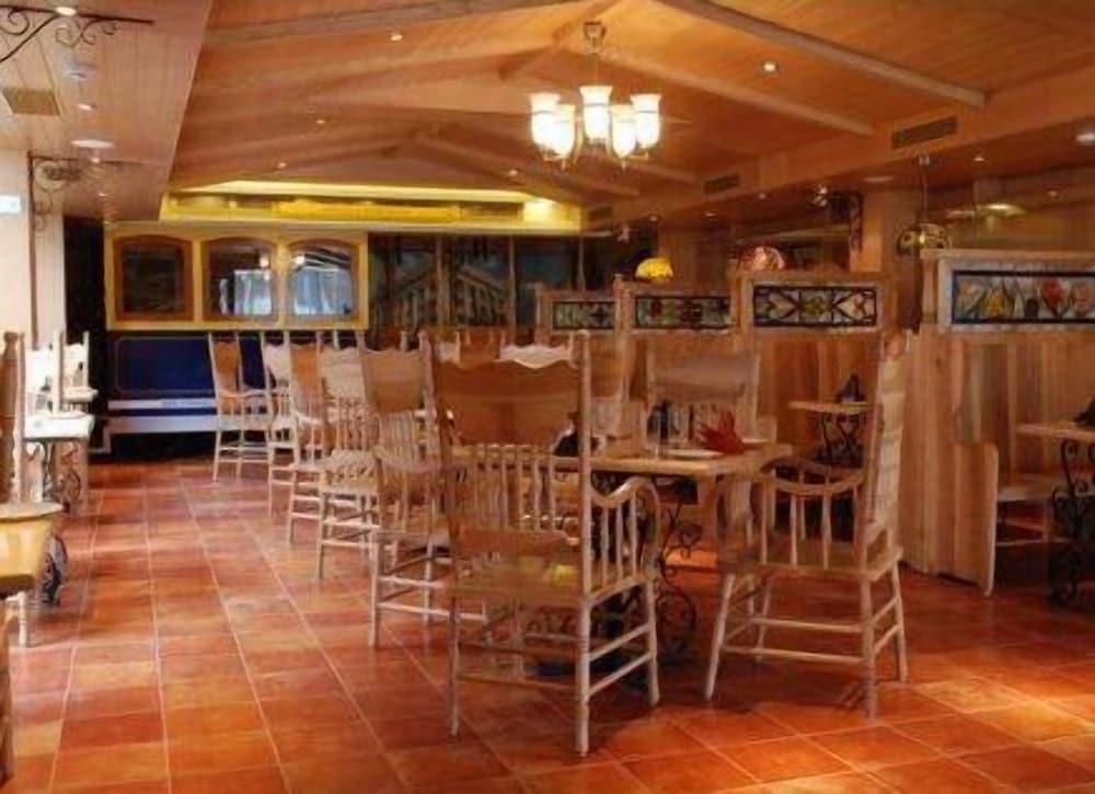 Фото Sfo Hotel and Suites