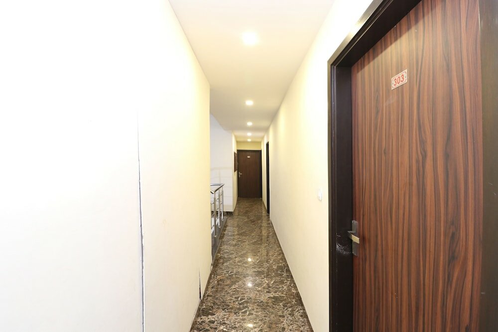 Фото Oyo 28646 Hotel Golden Heart