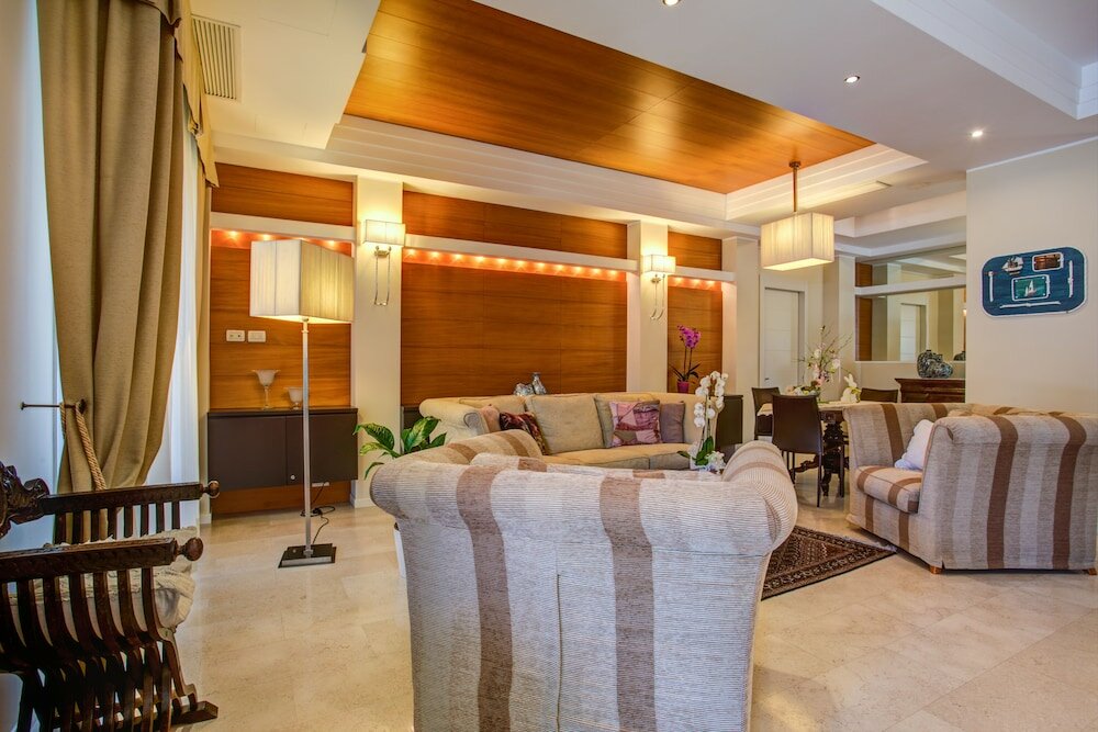 Фото Aparthotel England