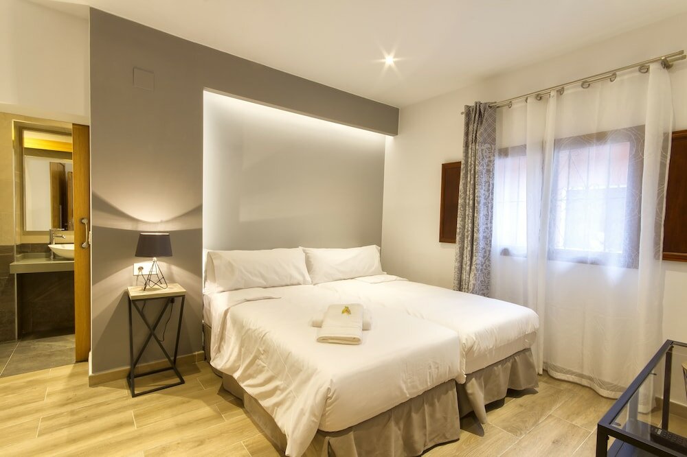 Фото Lucero 12 Marbella Hostal Boutique