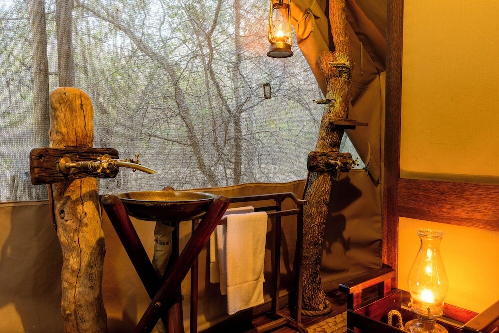 Фото Rhino Walking Safaris