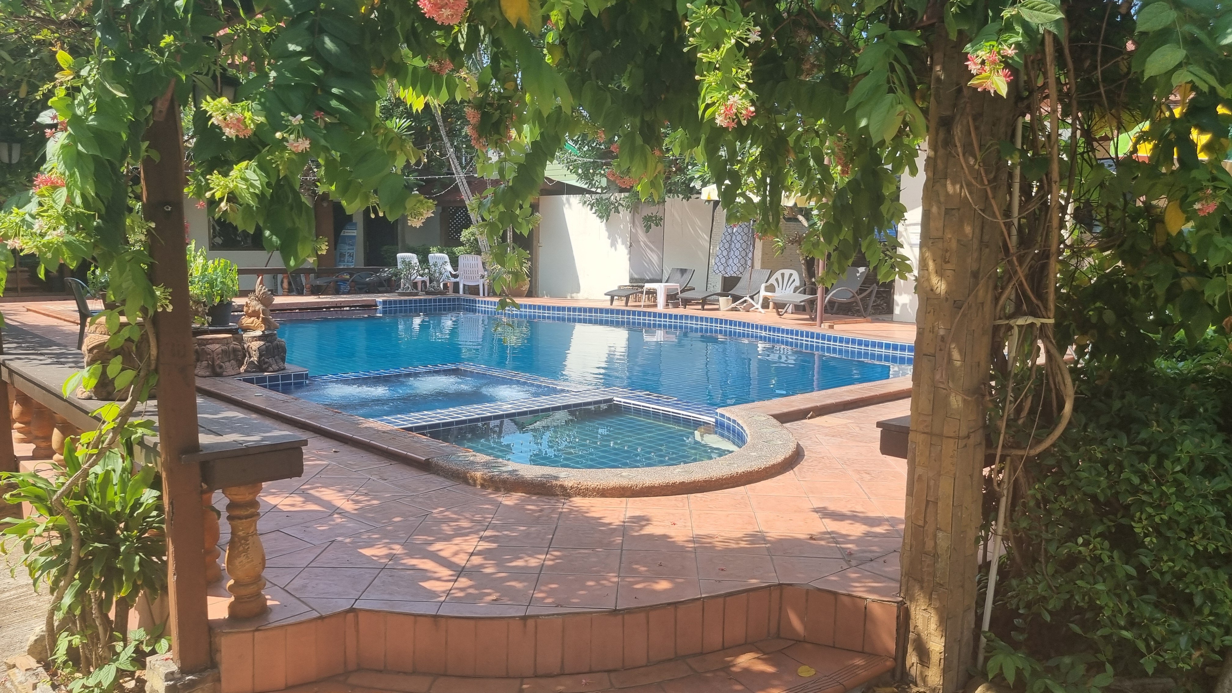 Фото Avila Resort Pattaya