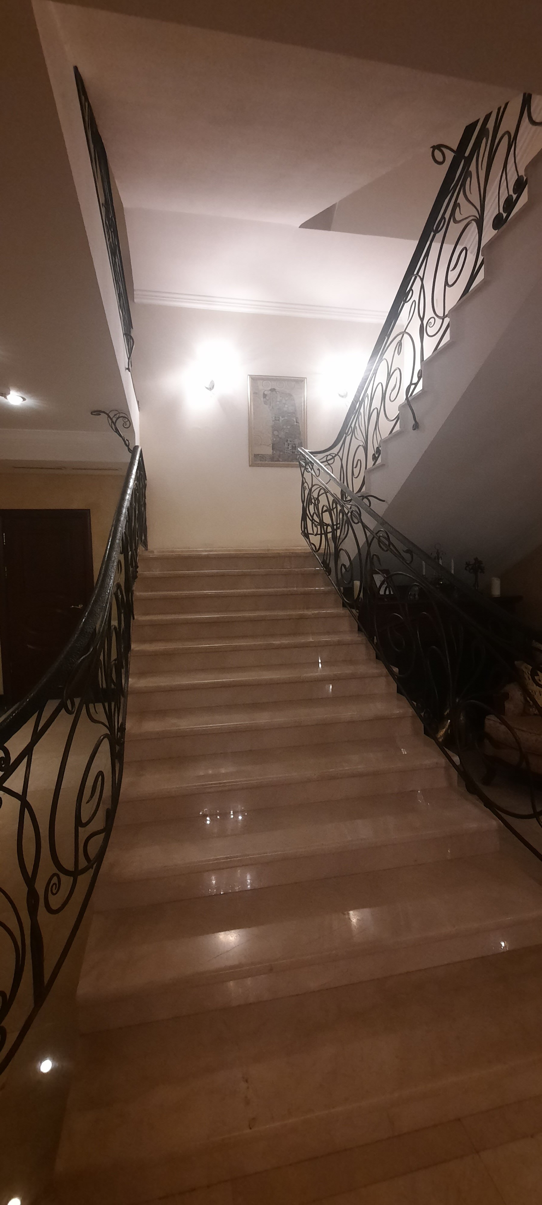 Фото АР Нуво