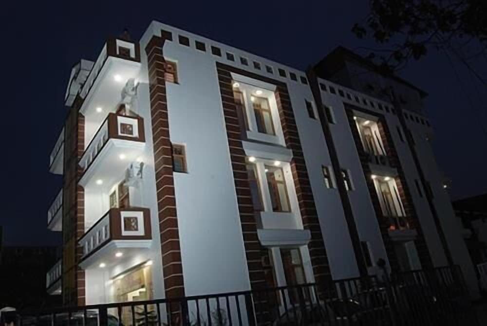 Фото Hotel Galaxy