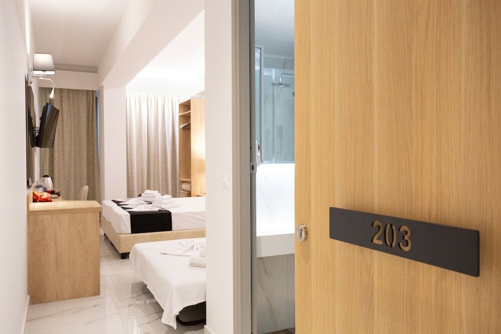 Фото Marvel Deluxe Rooms