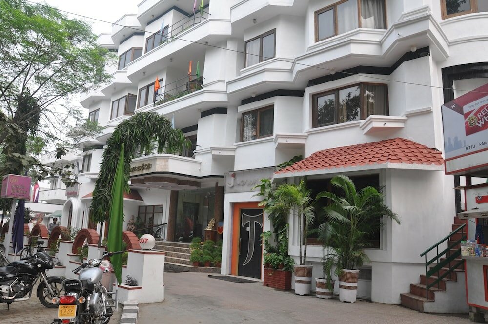 Фото отеля 1