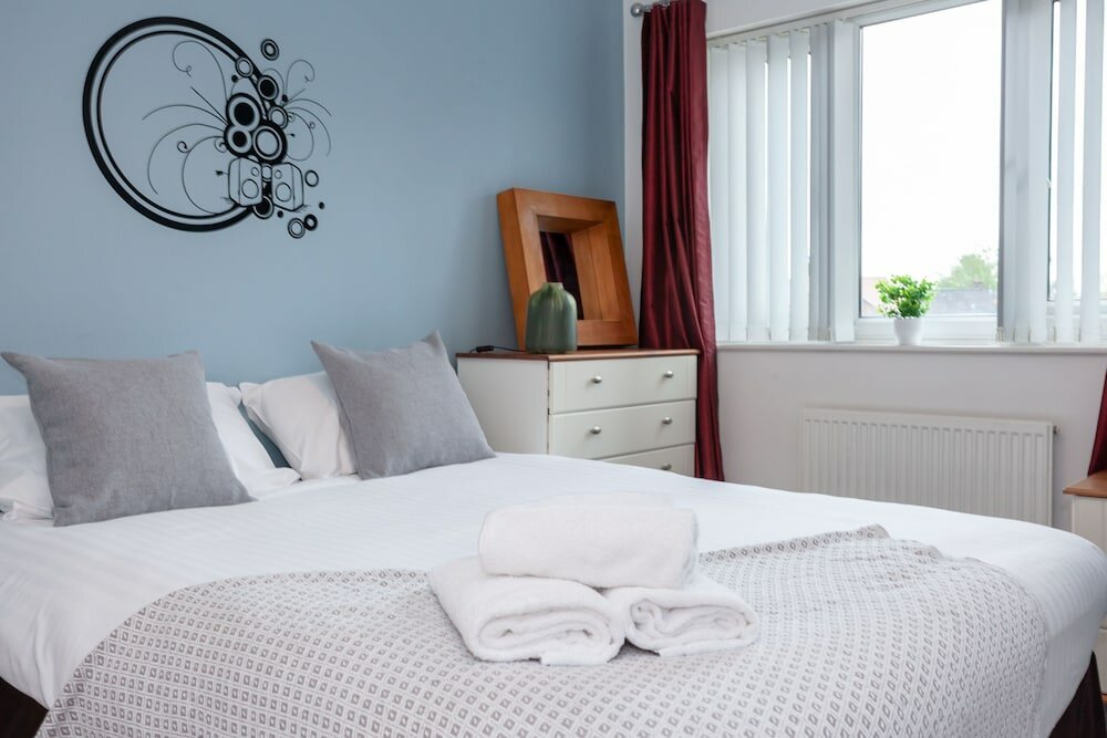 Фото Lakeside view - Manchester townhouse