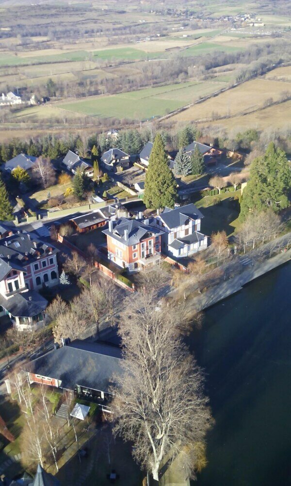 Фото Apartamentos la Torreta del Llac